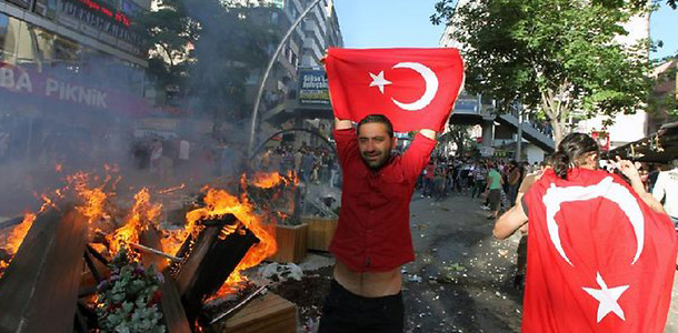 حقيقة ما يجري في تركيا